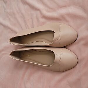 QUPID  Flat Shoes size 8.5 Color Nude
